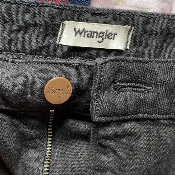 Wrangler Black Denim Cutoffs Size M - Picture 4 of 6